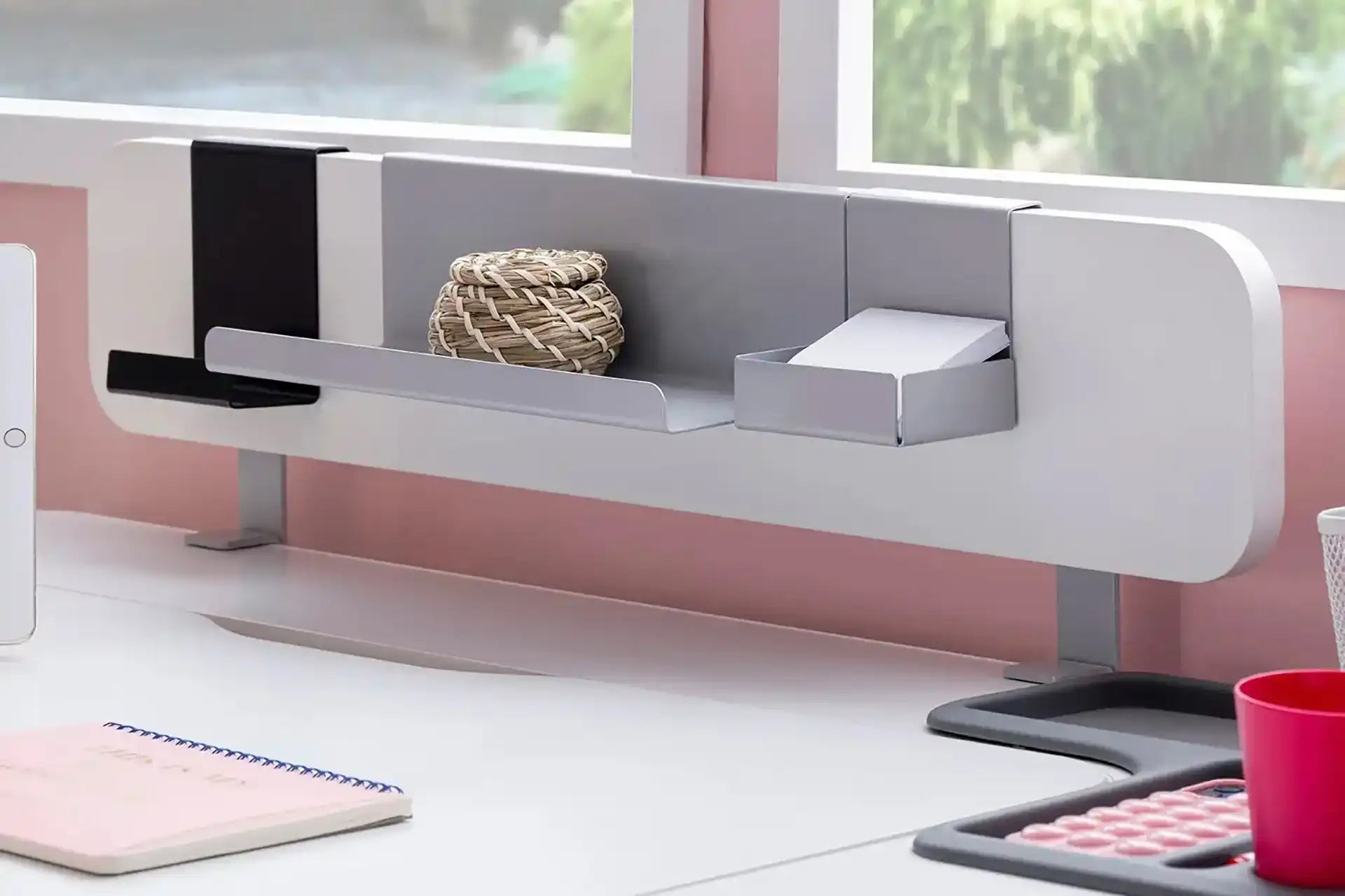 Sirius Standard Desk - White / Fuchsia