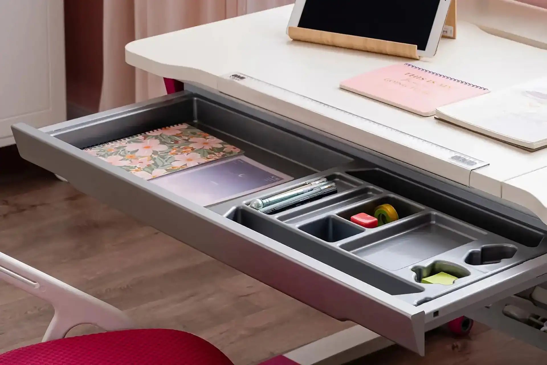 Sirius Basic Desk - White / Fuchsia