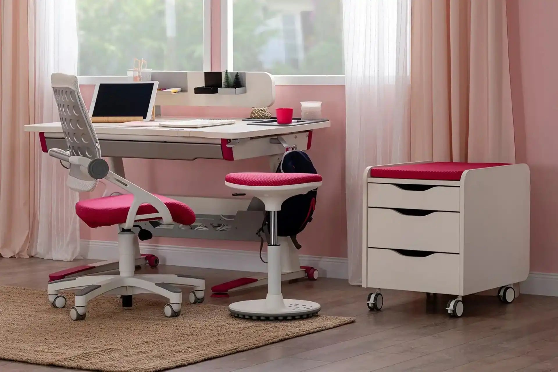Sirius Premium Desk Set - White / Fuchsia
