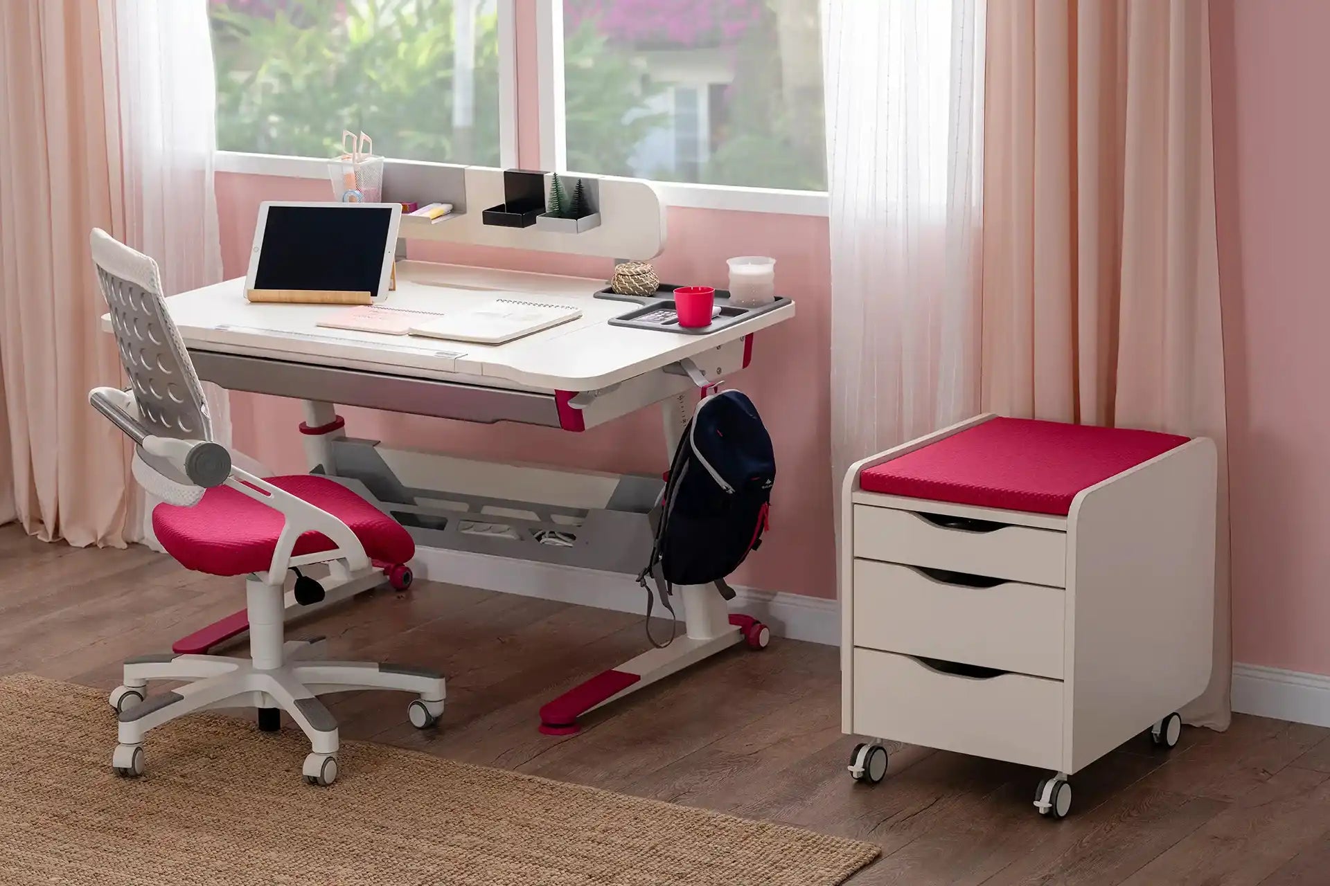 Sirius Deluxe Desk Set - Ecru / Fuchsia