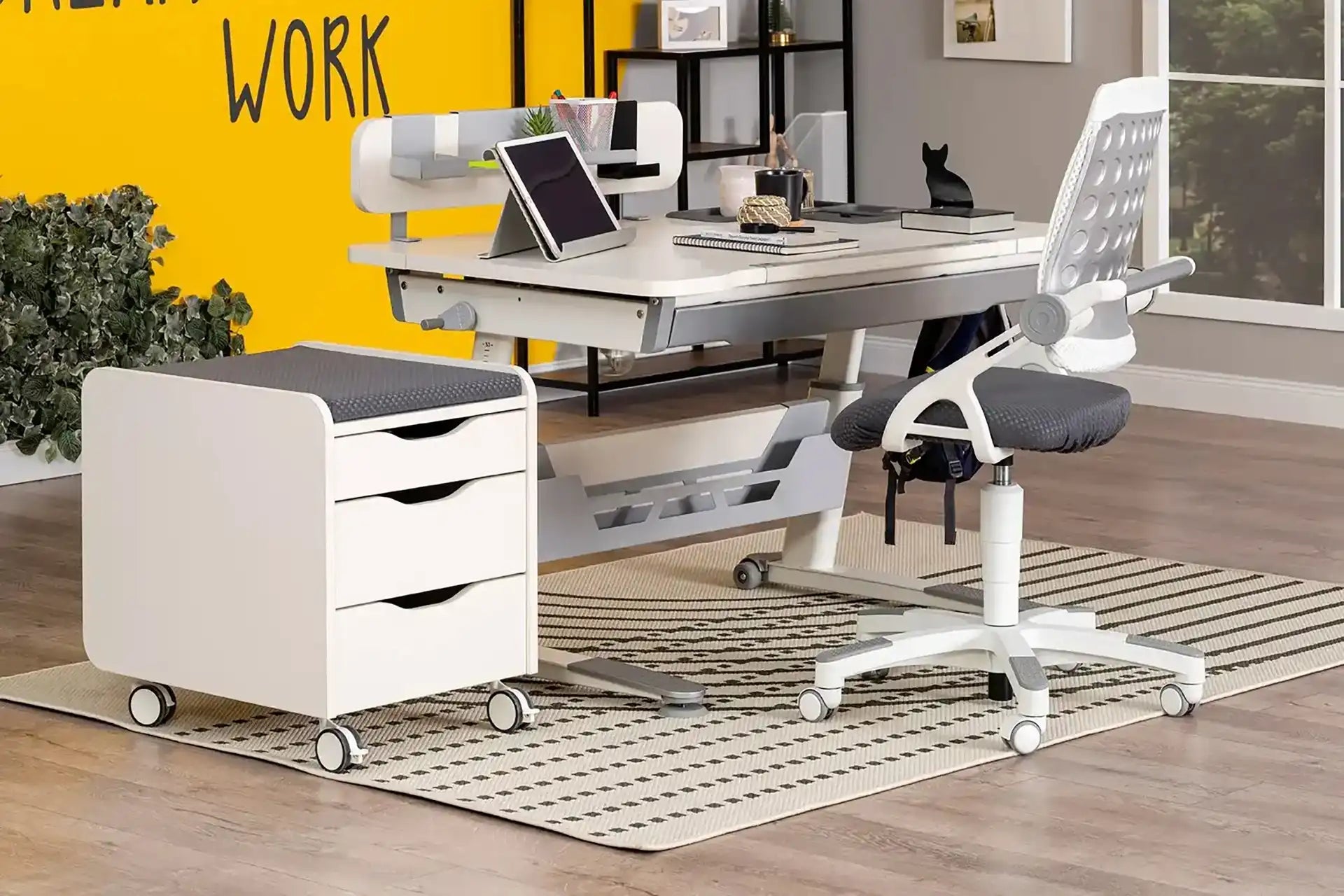 Sirius Deluxe Desk Set - White / Gray