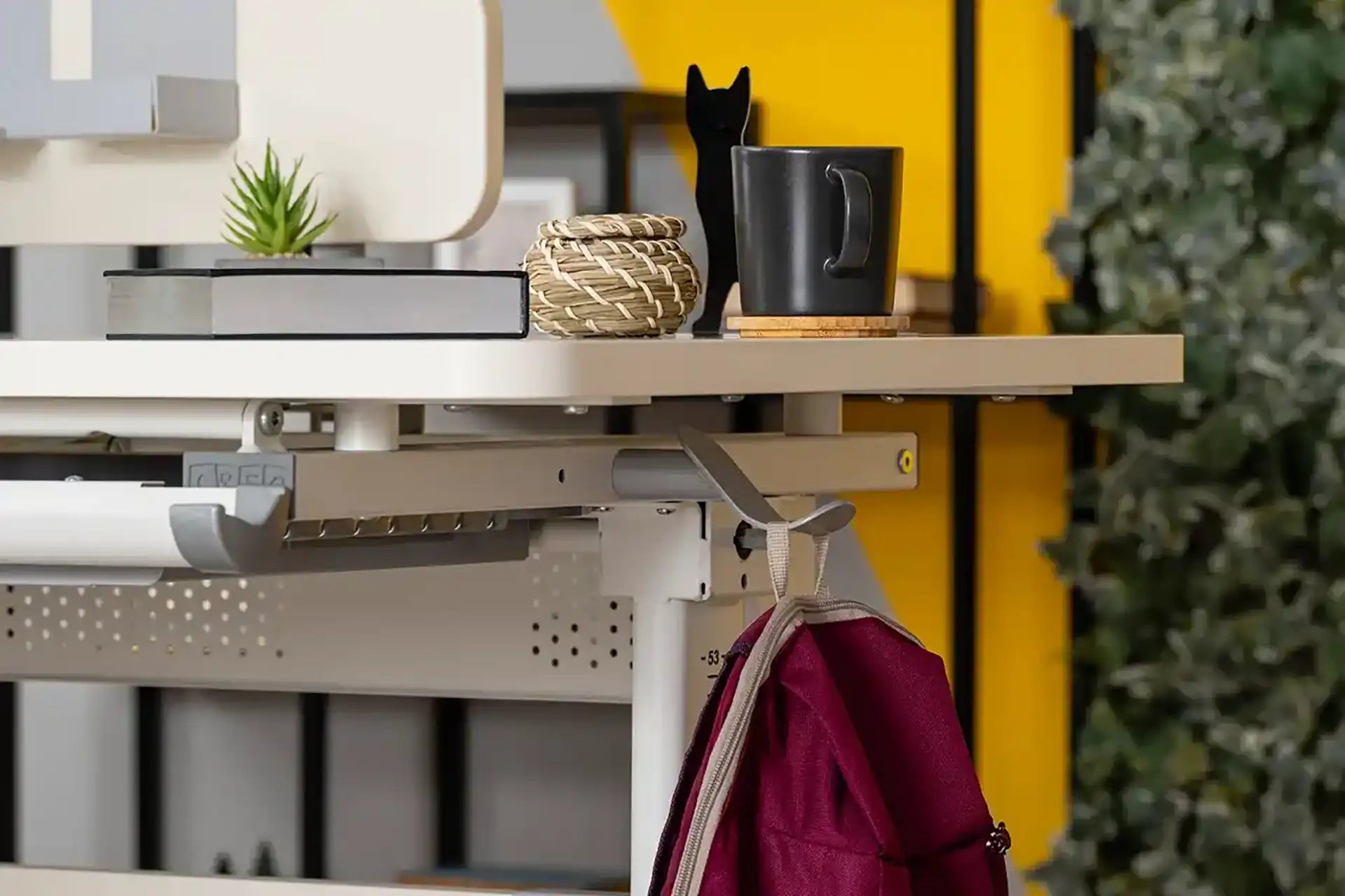 Vega Standard Desk - Ecru / Gray