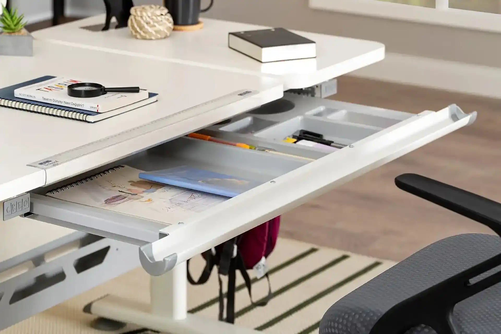 Vega Basic Desk - Ecru / Blue