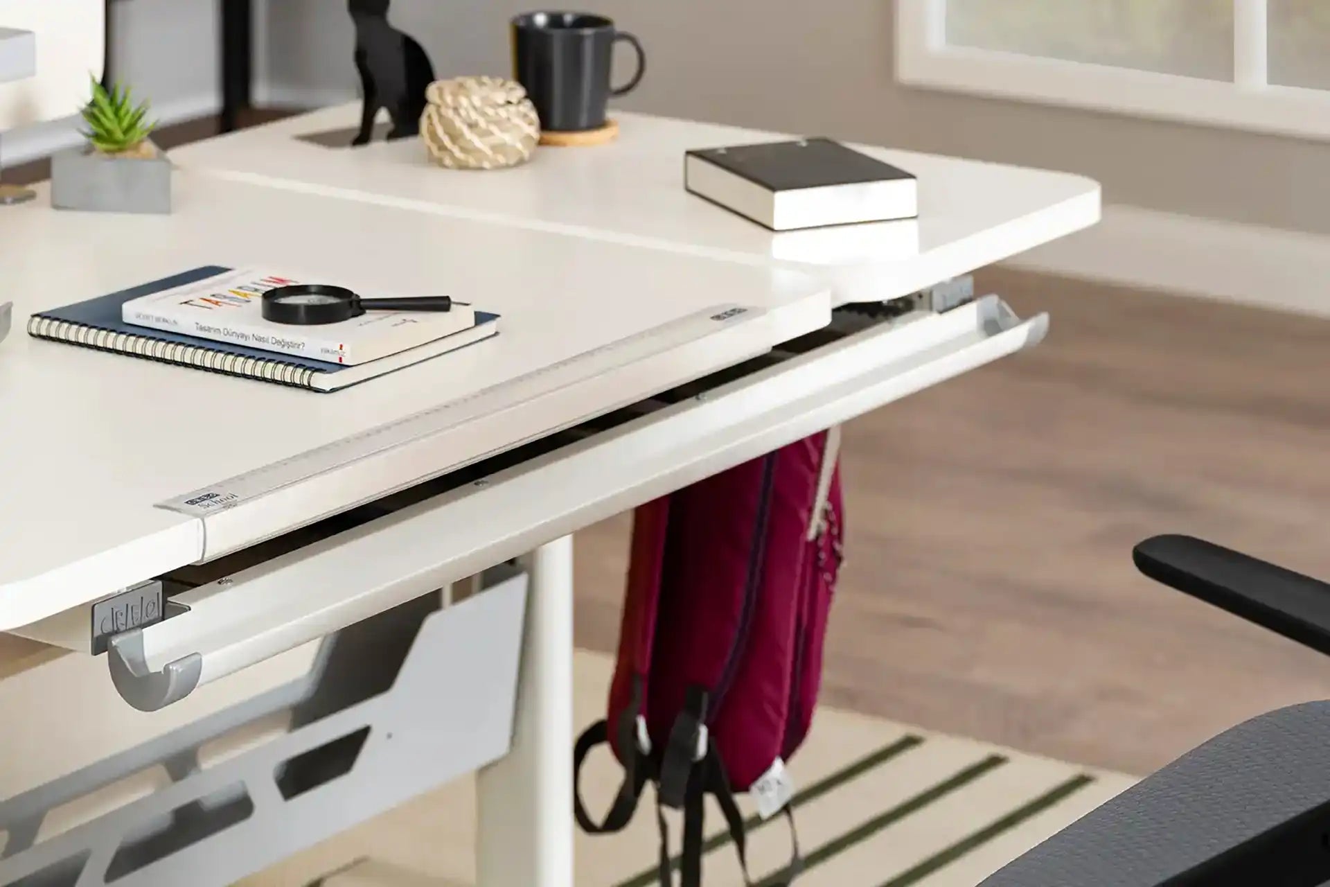 Vega Basic Desk - Ecru / Gray