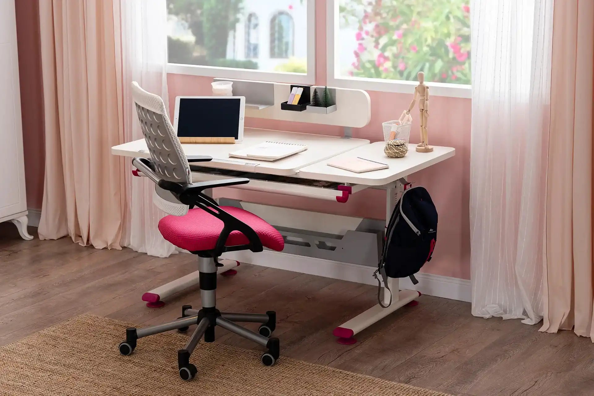 Vega Advanced Desk Set - Ecru / Fuchsia