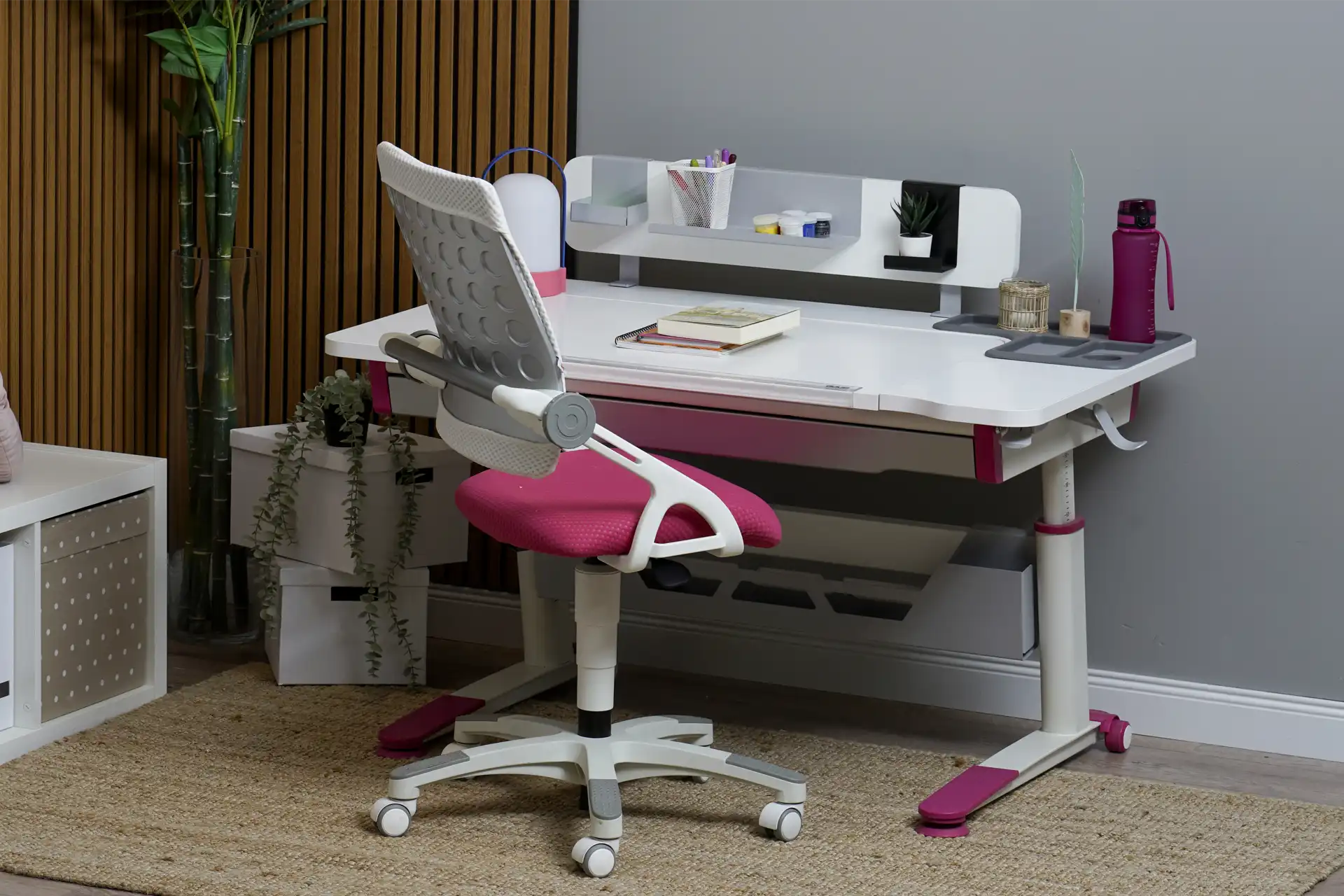 Sirius Advanced Desk Set - White / Fuchsia