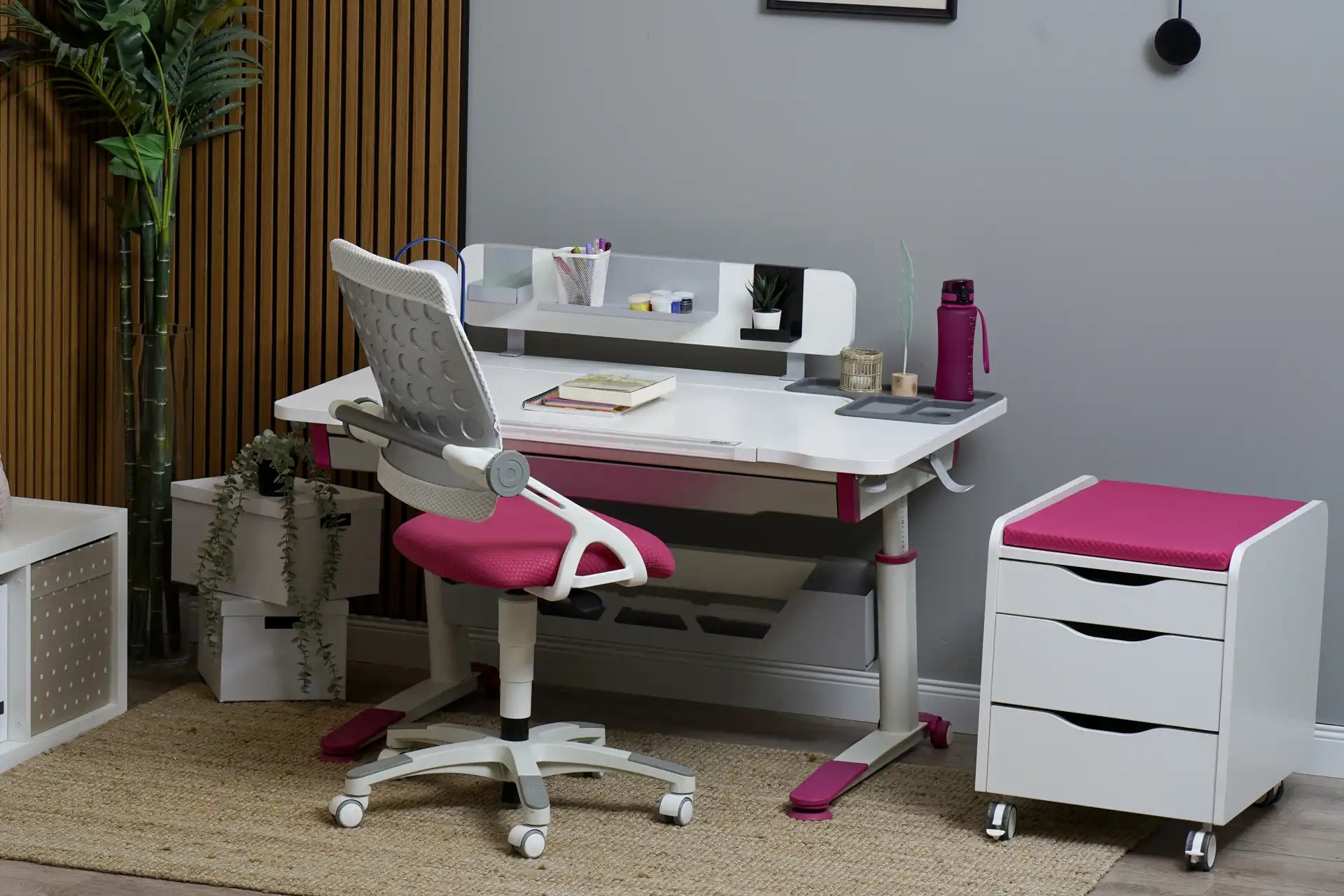 Sirius Deluxe Desk Set - White / Fuchsia