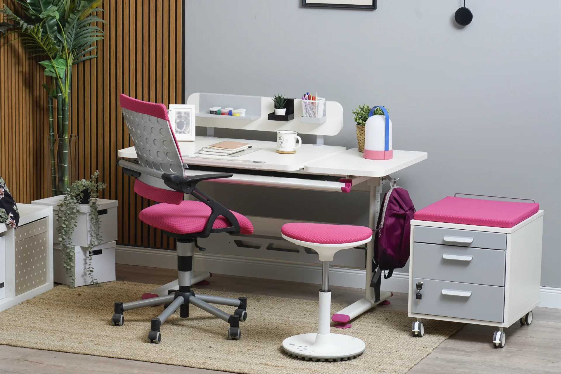 Vega Premium Desk Set - White / Fuchsia